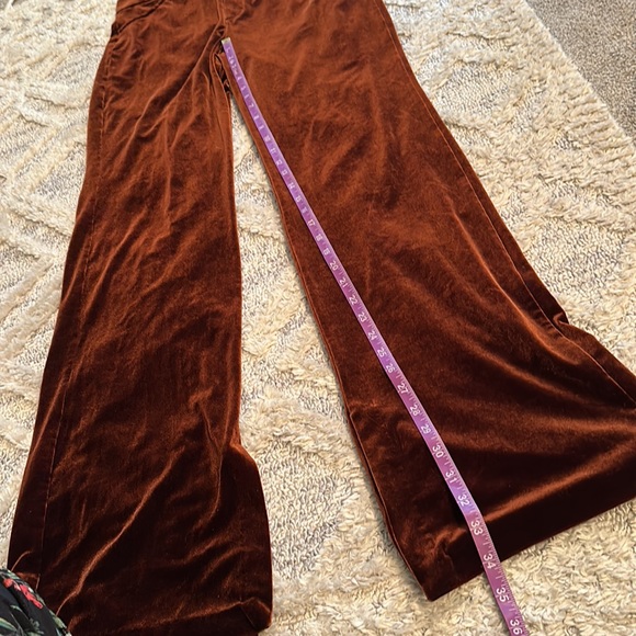 Zara pull on stretchy velvet trousers. Brown, rust color woman’s size large NEW - Picture 5 of 9